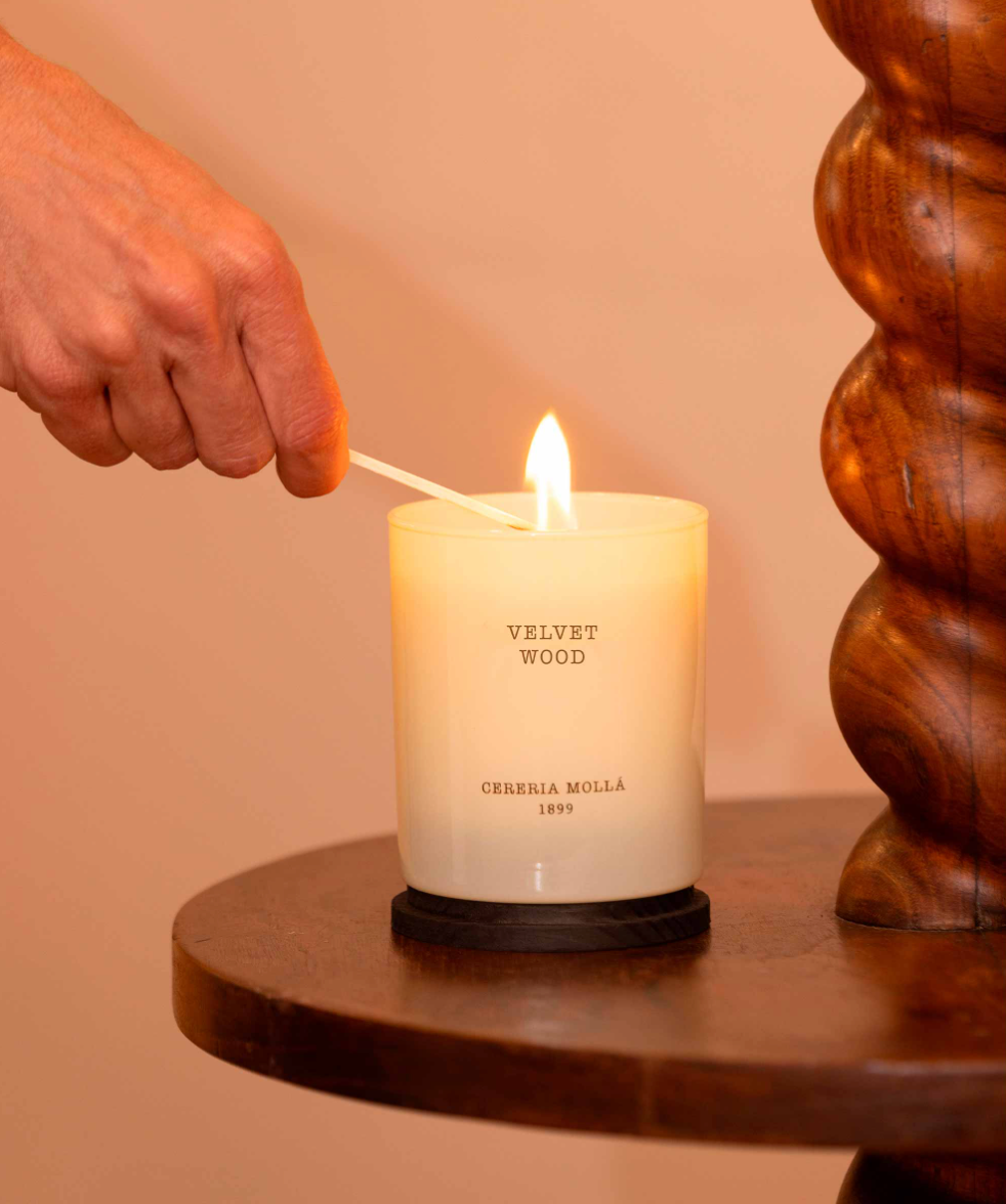 Candle Velvet Wood 230g