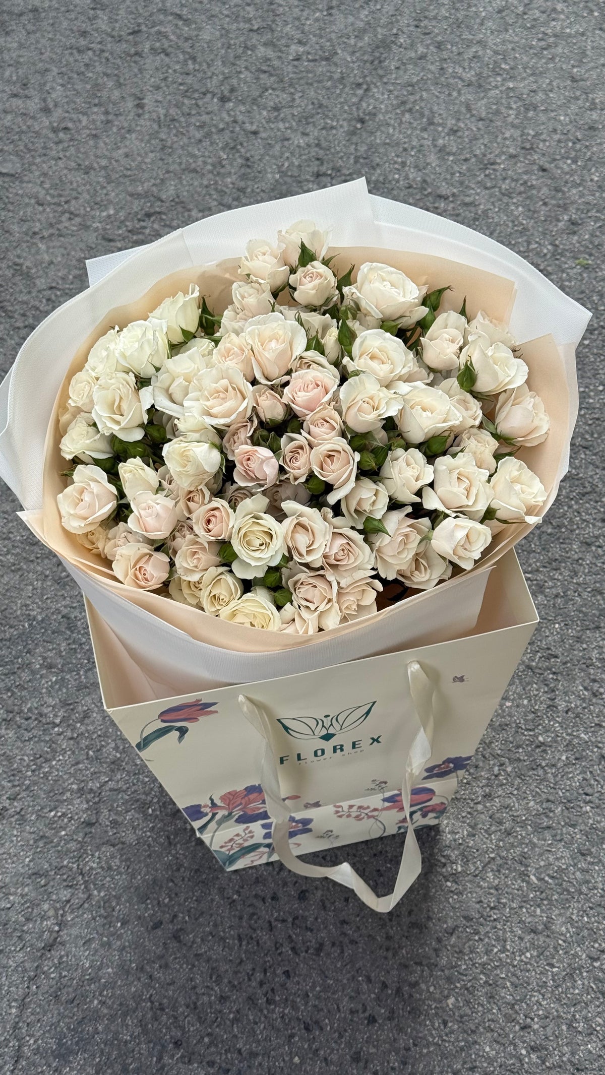Cream Spray Rose Bouquet