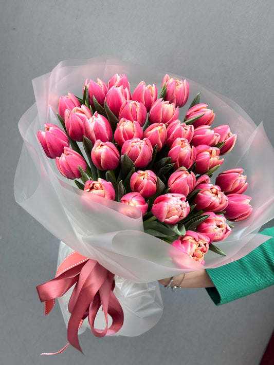 Boquet with double tulips