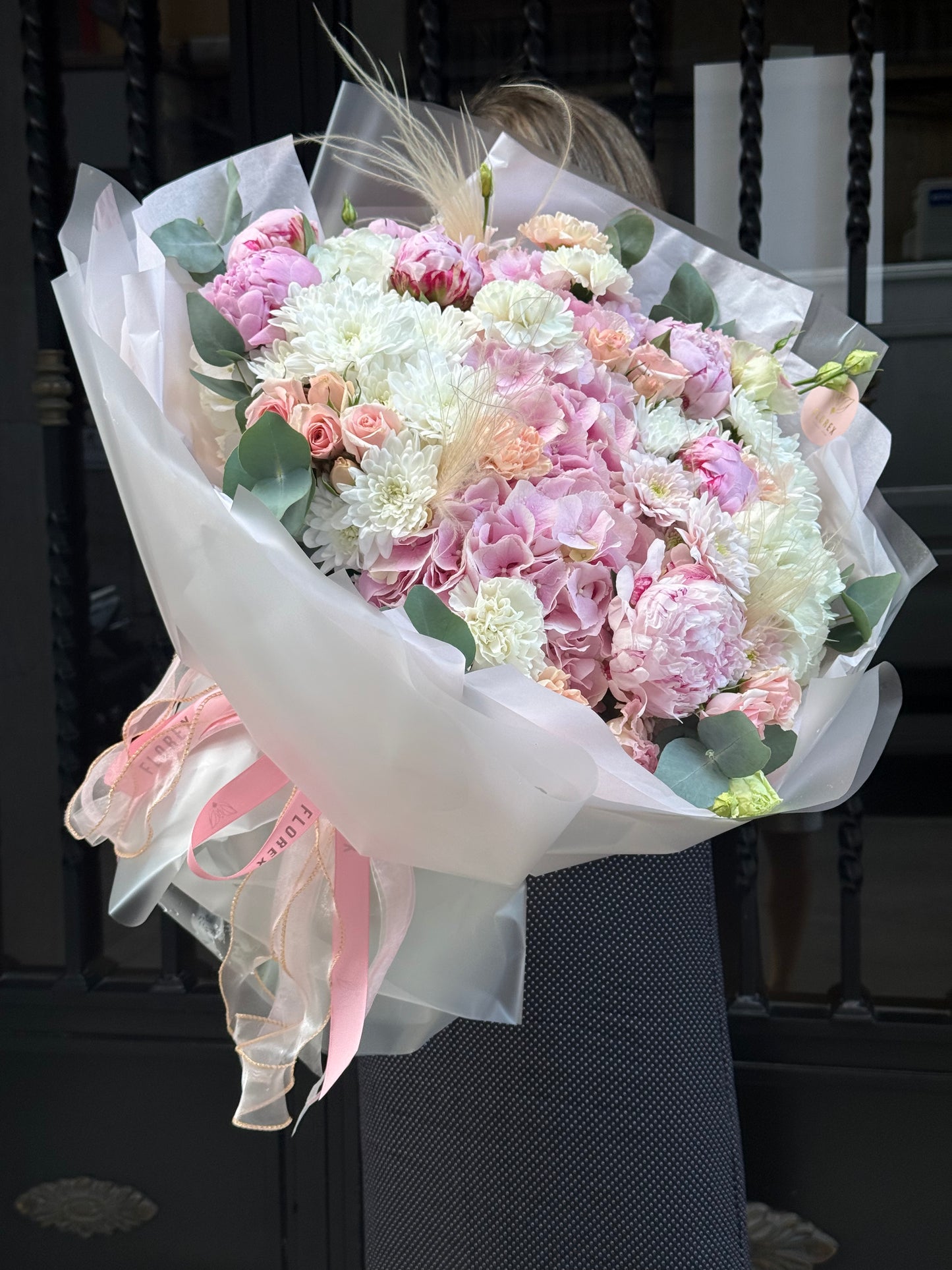 Peony Bloom · Ramo de peonías y flores suaves
